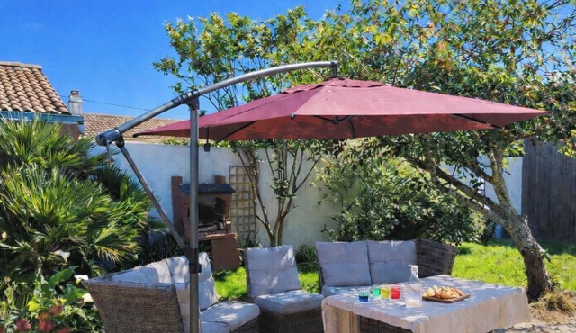 House 3 bedrooms, porch, garden, 5 minutes from the sea