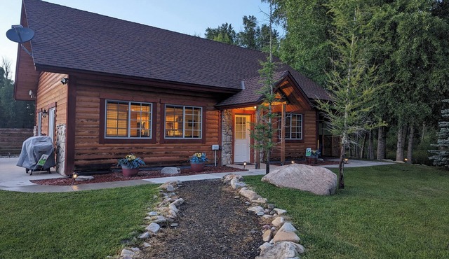 House - 3 BR - 2 BA - Sleeps 10n
