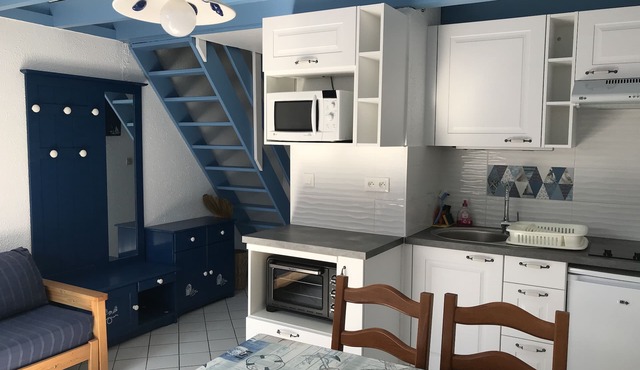 House, 3 rooms at 200m from the sea