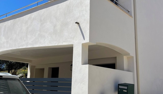 House 30 metres from the beach, close to shops and restaurants