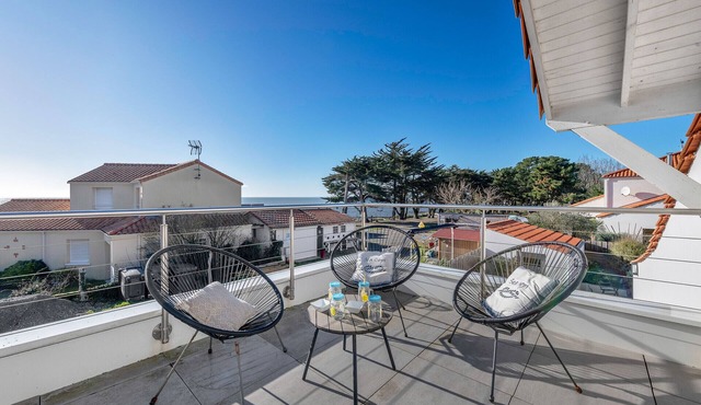 House 30m from the sea - garden for 4