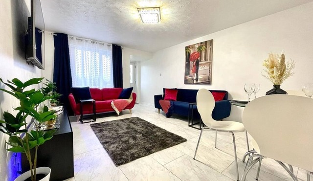 House 32 Delightful, Clean 2 bed house close to a golf course