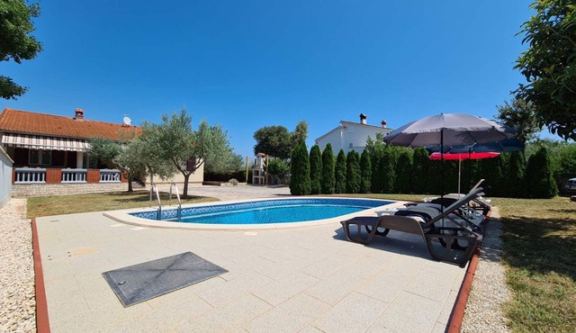 House 333/761 (Istria - Pavičini), 2000m from the beach