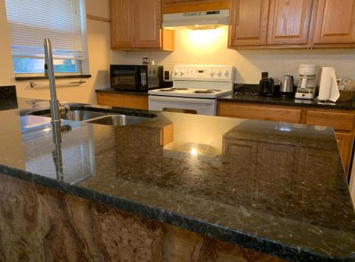 House 3br 1-bath, 8-min from Indian Rocks Beach, nice park thru back gate