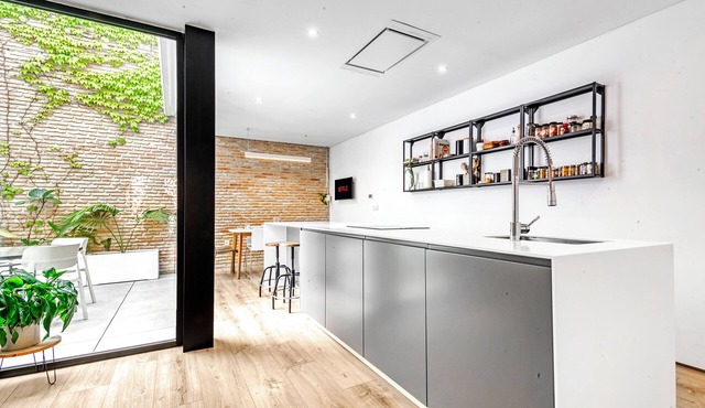 House | 3BR| patio | garage | heating floor | private pool | BBQ | rooftop