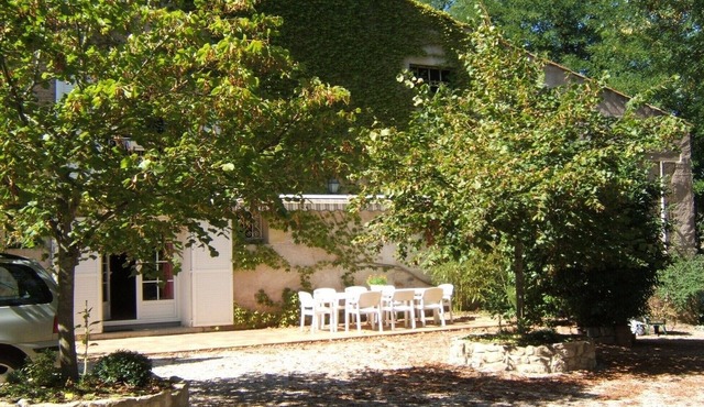 House 4 to 10 people