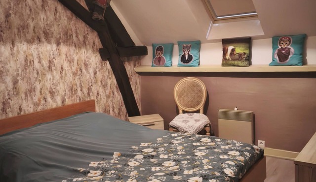 House 40 minutes from Moulins and Le Pal theme park. Small dogs accepted.