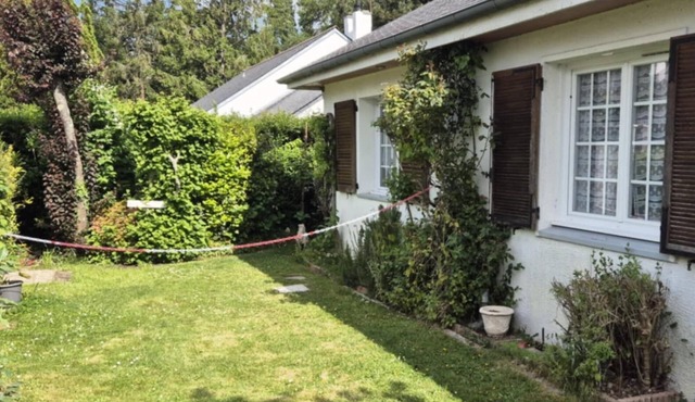 House 42 m² equipped, pets welcome, 48 €/night, max stay 14 nights.