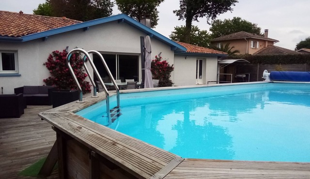 House 5 bedrooms heated pool