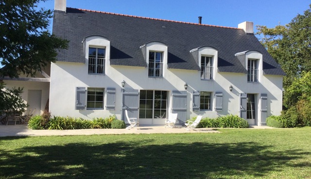 House (5 BEDROOMS) (4 bathrooms) near the beaches of Port Manech and Rospico