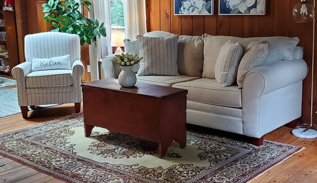 House 5 min drive to beach, 2 minute drive to downtown Ogunquit & Perkins Cove