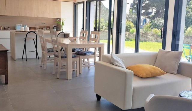 House 5 rooms 10 people quiet 300 m from the sea