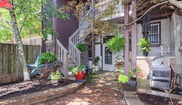 House 5863 - Chicago Bed and Breakfast