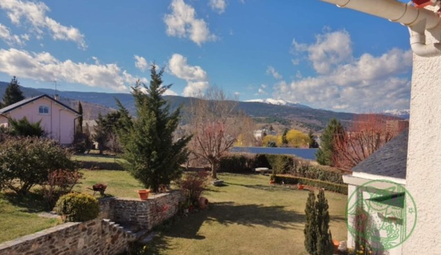 House 6/7 pers WIFI, large garden on Osseja 2 km from Spain 30mn from the slopes