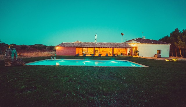 House 6-8 people