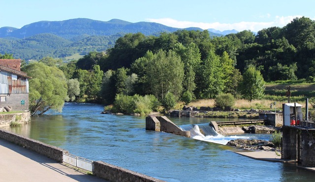 House 6 people, large volumes and large garden