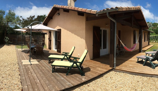 house 6 people nearby ocean