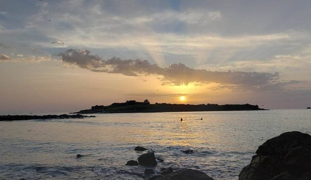 House 600 m from the sea and Sieck Island