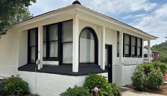 House # 63 The Splashpad (No pets)