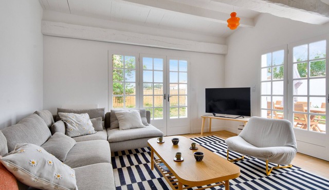 House 650 m from the beach for 6 adults and 1 child
