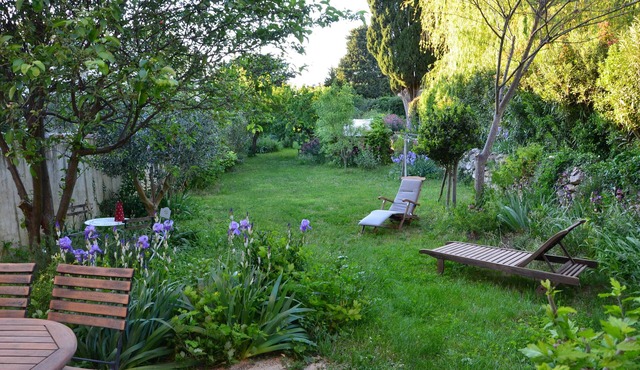 House 70 m2 in Fontvieille Provence with garden for 6 people