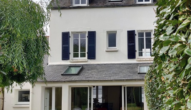 House 800m from the sea with enclosed garden in the village