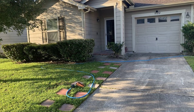 House 8122 near IAH George Bush Airport
