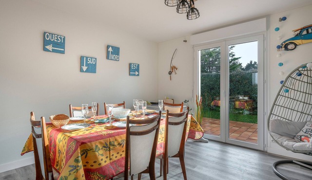 House 950m from the sea with garden for 6