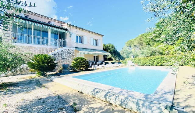 House AXALY Saint Martin d'Ardèche capacity 12 people with swimming pool