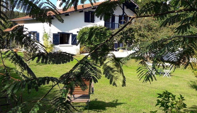 House Ahetze, swimming pool, garden, sea and countryside, Comfort, Calm