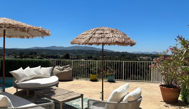 House Allauch, nice view with swimming pool