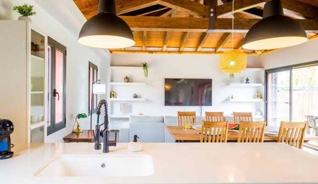 House Ananda with private pool and 5min from the beach