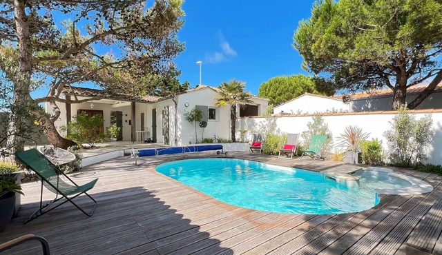 House and annex with pool near beach and dune