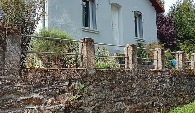 House and garden for 6 people near lakes and hiking trails