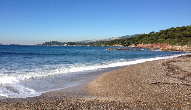 House and pool facing the sea.nDirect access to the beach