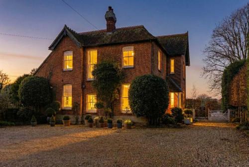 House & Annexe Sleeps 18 Heated Pool