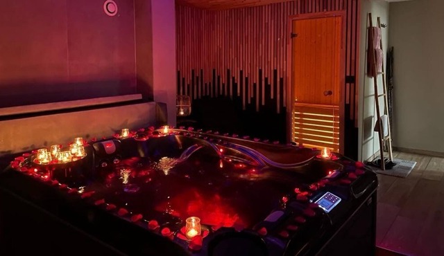 House-Apartment-Ensuite with Bath-Mountain view