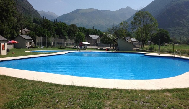 House Apartment in Barruera with garden