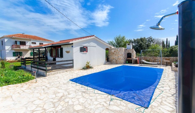 House Ara (47713-K1) - Grohote