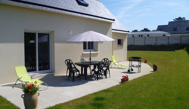 House at Camaret-sur-mer, quiet on fenced 1km to port