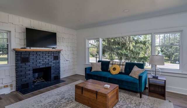 House at K's Motel with majestic views of St. Lawrence River