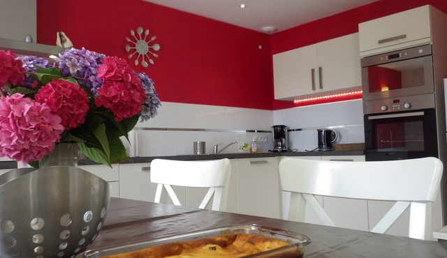 House at the entrance of the Crozon Presq'1 km from the sea, Wifi, 4 pers