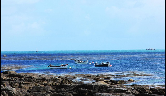 House at the entrance to the town, close to the beach road