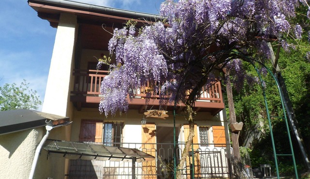House at the foot of the mountain
