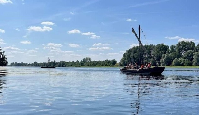 House at the foot of the castle
