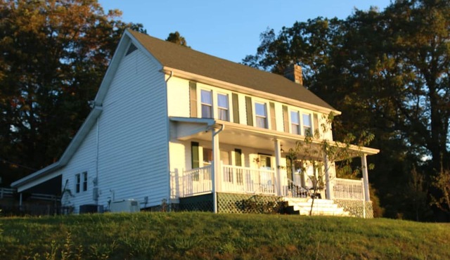 House · Awesome Flat Top Farmhouse - Ashwood Rentals