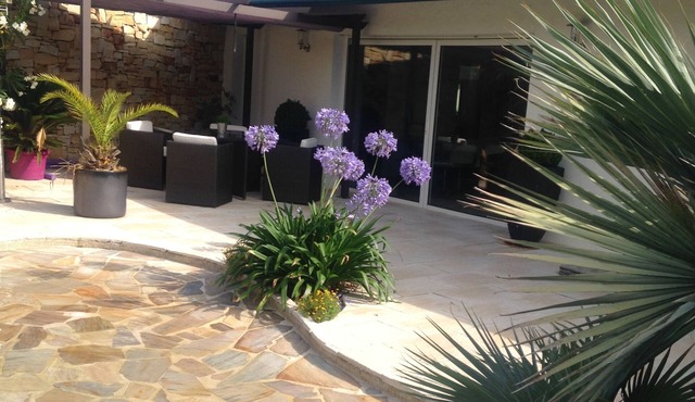 House between sea and mountain - heated pool - high end equipment