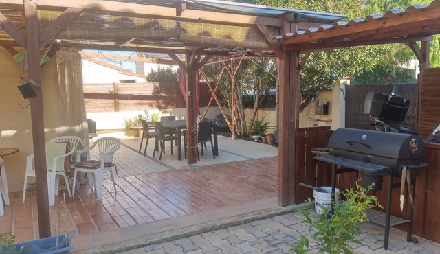 House between sea and mountains located in a quiet cul-de-sac Animals accepted