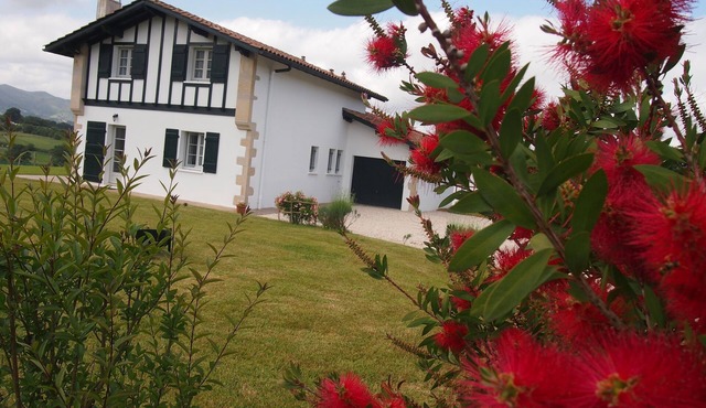 House between sea and mountains on 1500m2 classified 4 stars tourism 2025