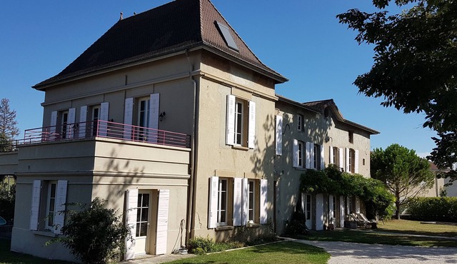 HOUSE BOURGEOISE - LARGE CAPACITY - CAMPAIGN LYONNAISE - ELEGANCE AND NATURE